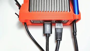 Подставка для корпуса Pi4 4