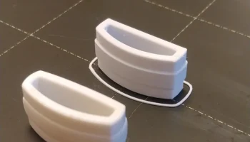 Замок для круглого устройства для тортов Tupperware.