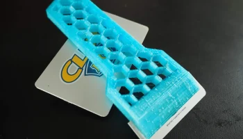 Скребок с прочным лезвием для карт......... 1