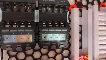 Держатель зарядного устройства Honeycomb BC700 Держатель зарядного устройства Honeycomb BC700