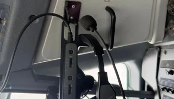 Держатель для авиационной гарнитуры Bose Proflight 2 1