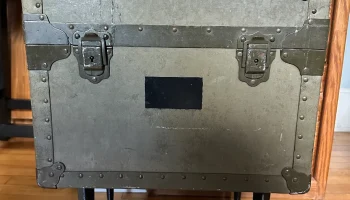 ножка старого военного шкафчика для ног 1