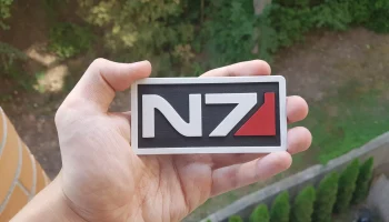 Магнит с логотипом Mass Effect N7 1