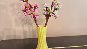 Тонкая ваза, предназначенная для набора Lego Cherry Bloss... 6