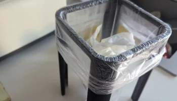 Держатель мешка для мусора на поверхностях 2
