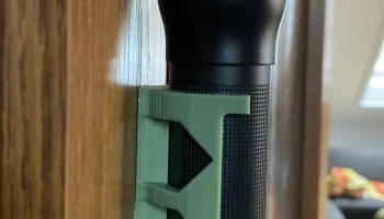 LED Lenser P7R - настенный кронштейн для фонаря-руки LED Lenser P7R - настенный кронштейн для фонаря-руки