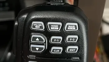 Настольный крючок для радиолюбителей Icom