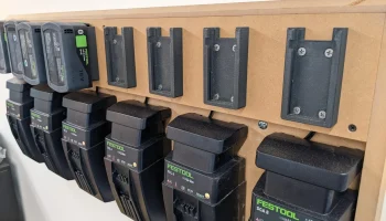 Держатель для аккумуляторов Festool.