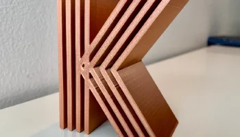 Декоративный блок, инициал "K"