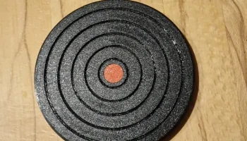 Kinderk&uuml;che Herdplatte mit rotem Punkt