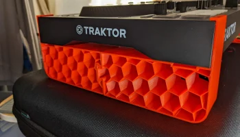 Сверхлегкая подставка Native Instrument Kontrol S2 MK3 6