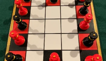 Настольная игра All Queens (Connect 4, шахматы, шашки в ... 1