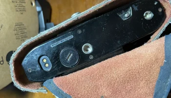 Замена крышки аккумуляторной батареи камеры Nikon EM 6