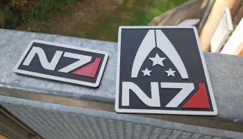 Магнитная табличка Mass Effect N7 3