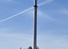 Блюдо для скворца - флагшток портового грузового транспо...