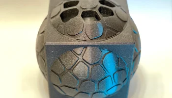Контейнер Voronoi Ball in Box с завинчивающейся крышкой...