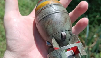 Контейнер Mini Nuke с магнитным поворотным замком