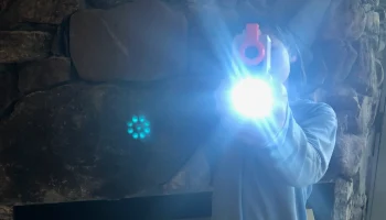 X-Shot kickback держатель фонаря 1