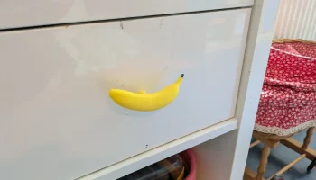 Banana drawer pull handle 1