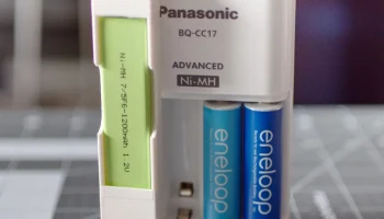 Зарядный адаптер Eneloop для аккумулятора Gumstick