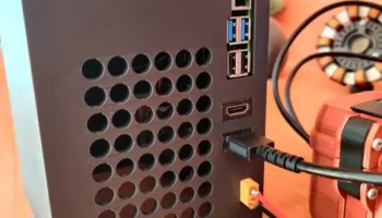 Чехол в стиле Raspberry Pi 5 для Xbox 2