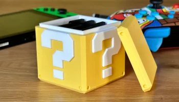 Блок вопросов и держатель картриджей Super Mario
