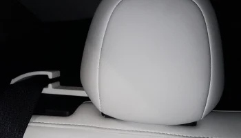 Руководство по заднему ремню безопасности Tesla Model Y ... 2