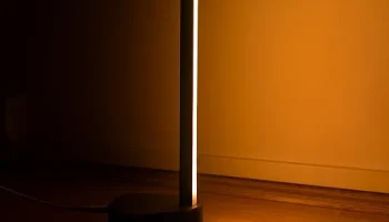 Столбовой светильник (в стиле Philips Hue)