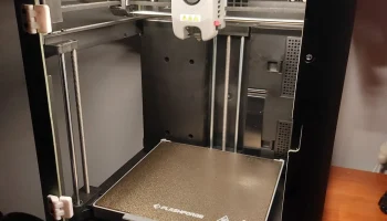Светодиодная панель Flashforge Adventurer 5M с магнитами... Светодиодная панель Flashforge Adventurer 5M с магнитами...
