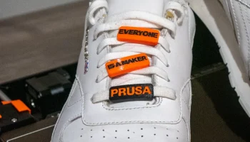 Декоративные шнурки с замком в виде крылатой фразы Prusa 2