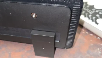 Крепление Dell SD25-под столом с защелкивающимся замком
