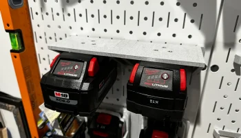 Держатели батарей Milwaukee M18 для настенной системы уп... 2