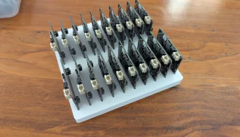 держатель контейнера micro:bit 0