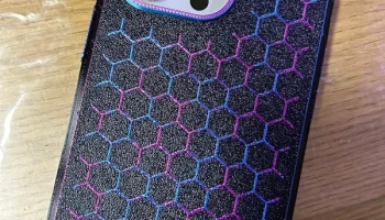Чехол для iPhone 13 pro в форме сот 1