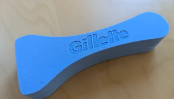 Дорожный кейс Gilette Mach 3 разноцветный с магнитами....... 3
