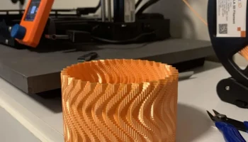 Кубическая ваза Sin Wave