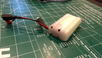 Тонкий чехол Fatshark 18650 с функцией Cell Checker 2