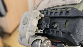 Универсальный кронштейн Surefire для шлема одночастная в... 1