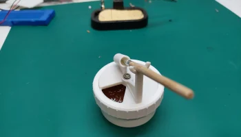 Крышка для контейнера с флюсом для припоя с держателем ще... 1