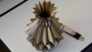 Vase 908 1