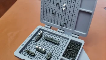 Игра "Морской бой" с футляром для хранения: английский и... 2
