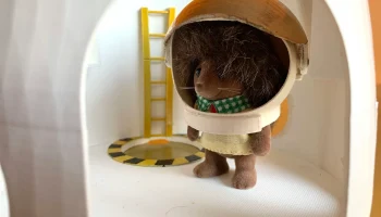 Винтажный игровой домик космического корабля......... 8