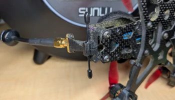 Двойное крепление антенны для Bardwell QAV-S 2 sub250...... 2