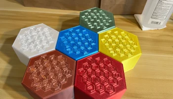 Шестигранный контейнер Catan Player Pieces - магнитный...