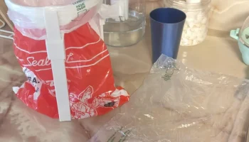 Держатель для небольших сумок (продукты, молоко, хлеб и ... 1