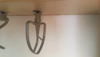 Держатель для миксера Kitchenaid.