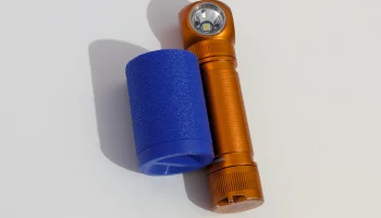 2-размерный батарейный отсек для Astrolux HL-02 6