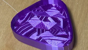 Держатель медиатора для гитары 1