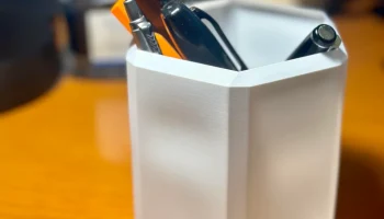 Настольный органайзер для карандашей или средней вазы