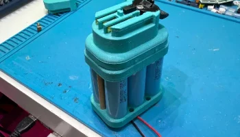 Аккумуляторный блок - 18650 x6 с зарядным портом XT-30. 1